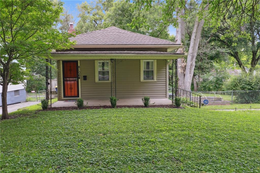 8106 Oak Street Property Photo 1