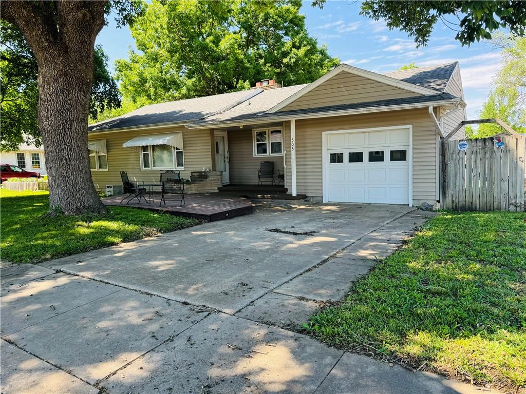 505 W 3rd Avenue Property Photo