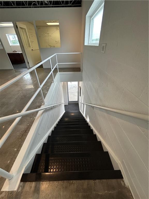 105 E Mill Street Property Photo 13