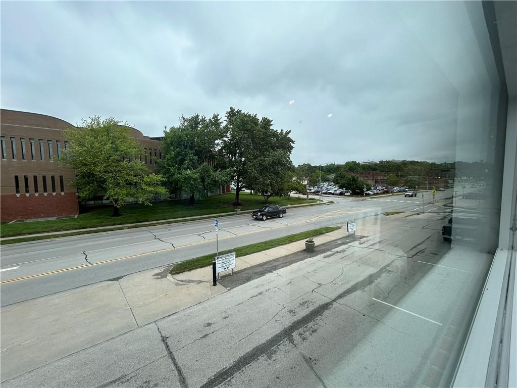 105 E Mill Street Property Photo 15