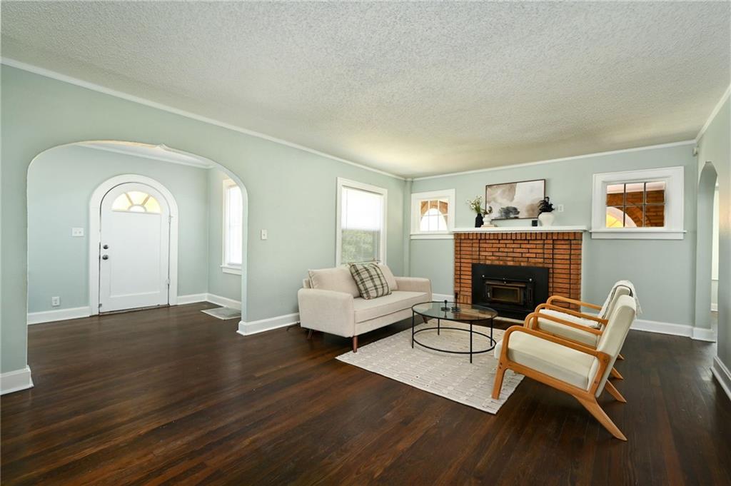 314 N Crysler Avenue Property Photo 1