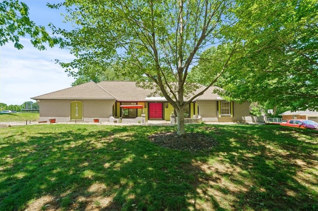 1038 N Woodland Court Property Photo 1