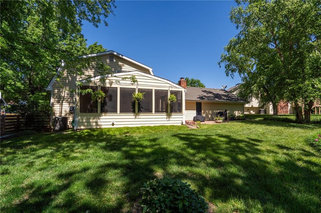 2708 Lawrence Avenue Property Photo 2