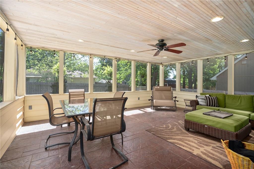 2708 Lawrence Avenue Property Photo 3