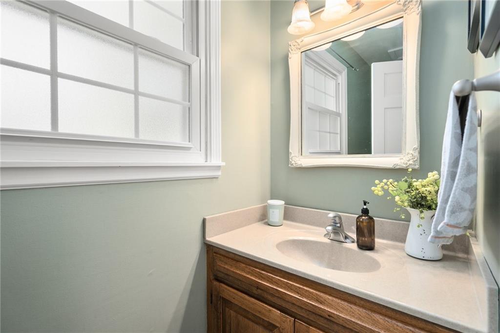 2708 Lawrence Avenue Property Photo 11