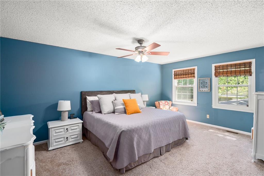 2708 Lawrence Avenue Property Photo 12