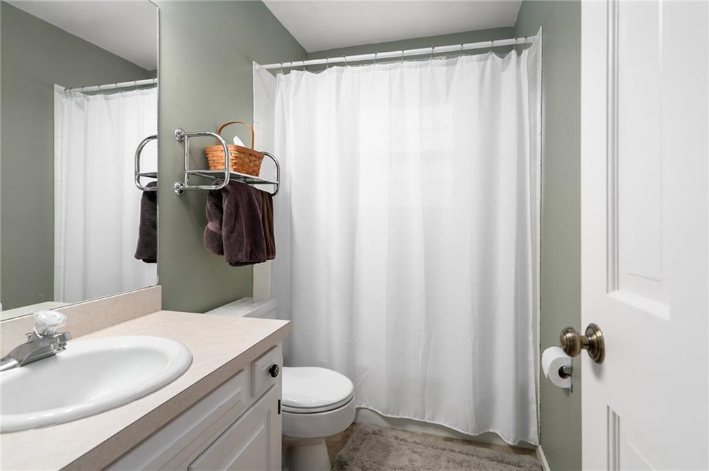 2708 Lawrence Avenue Property Photo 17