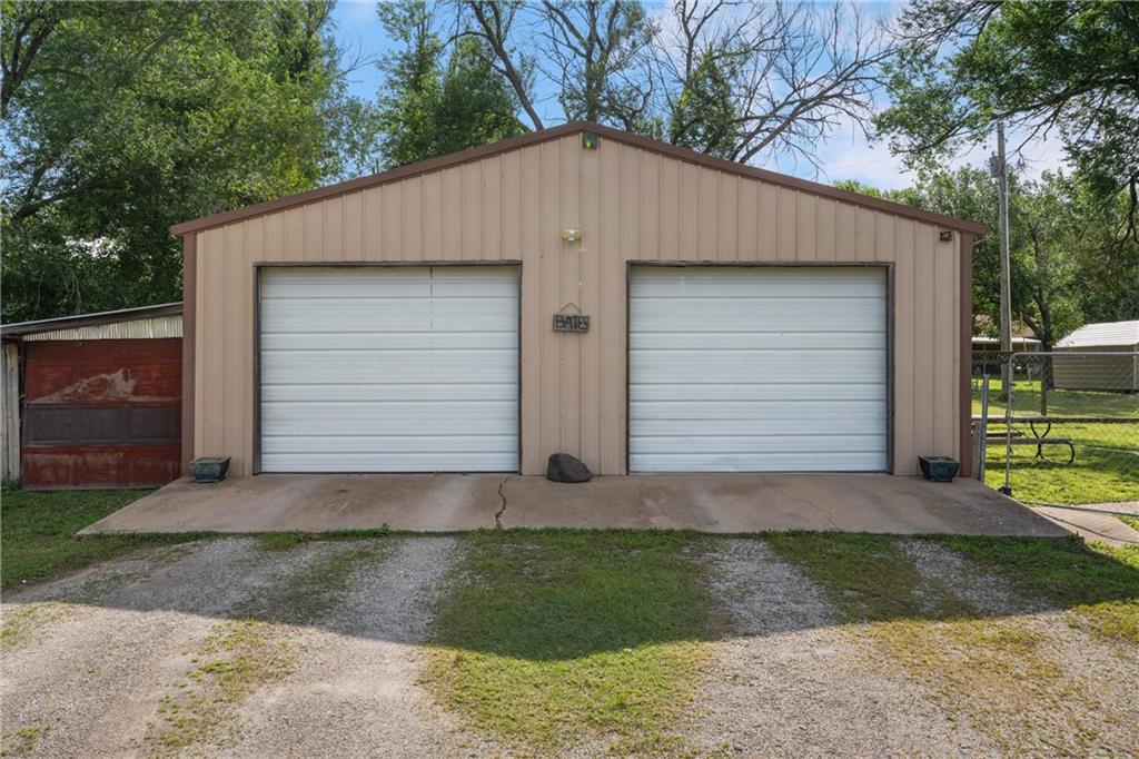 707 Lake Street Property Photo 4