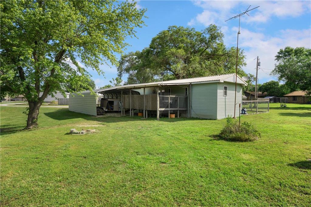 707 Lake Street Property Photo 10