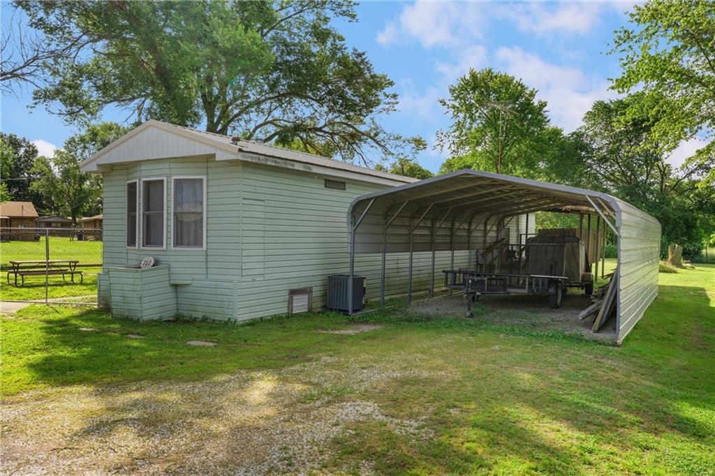 707 Lake Street Property Photo 17