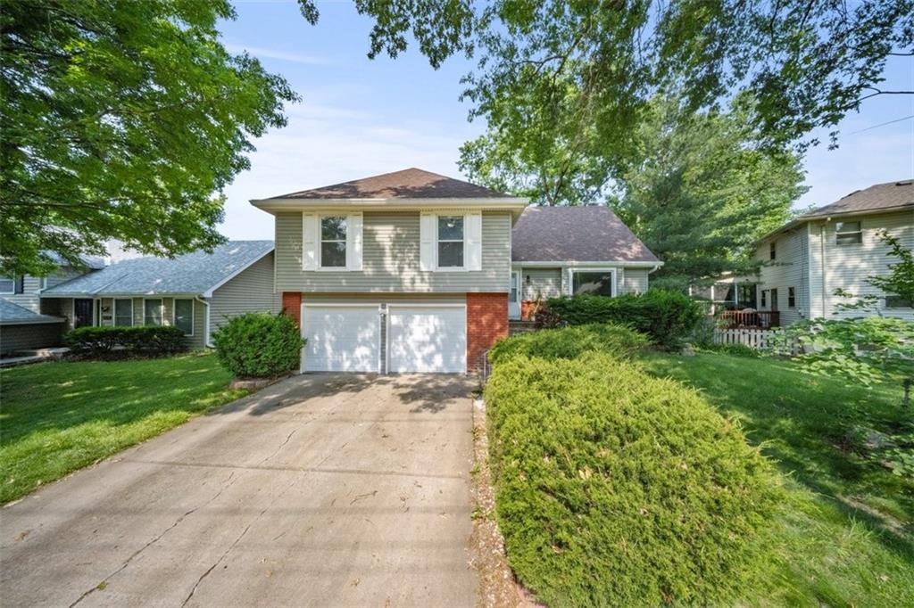 10052 Rosehill Road Property Photo 1