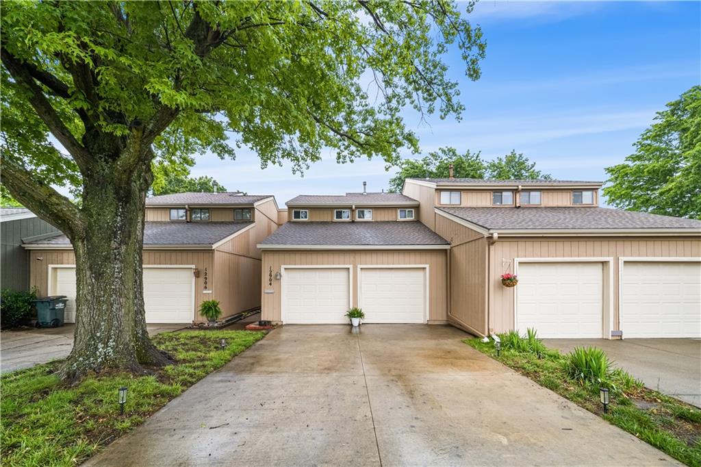 12904 W 67th Street Property Photo 1
