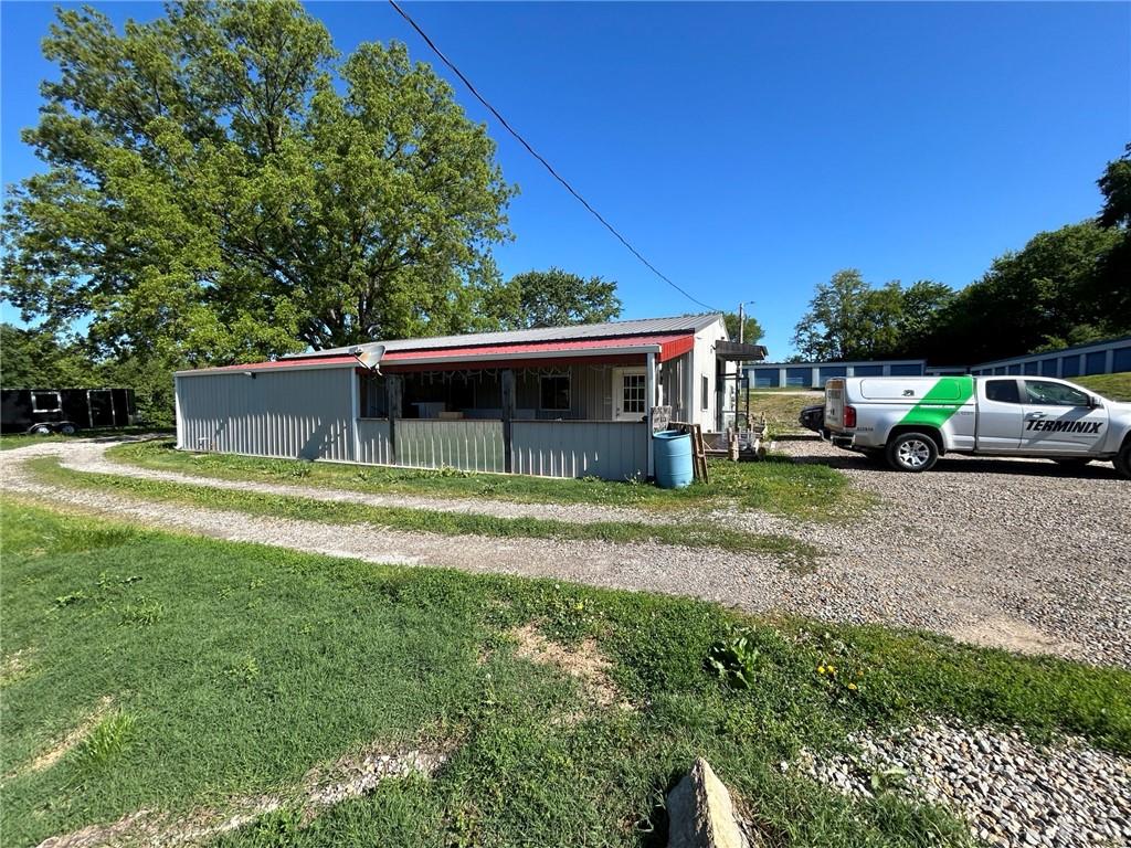 412 W Locust Street Property Photo 2