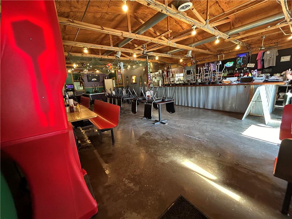 412 W Locust Street Property Photo 5