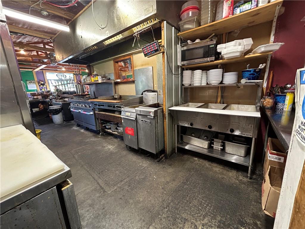 412 W Locust Street Property Photo 10