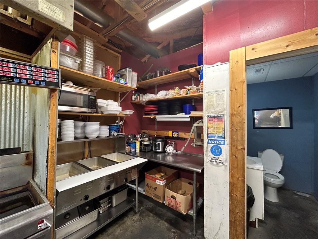 412 W Locust Street Property Photo 12