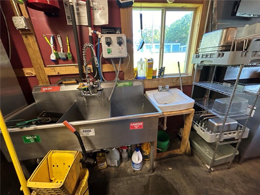 412 W Locust Street Property Photo 14