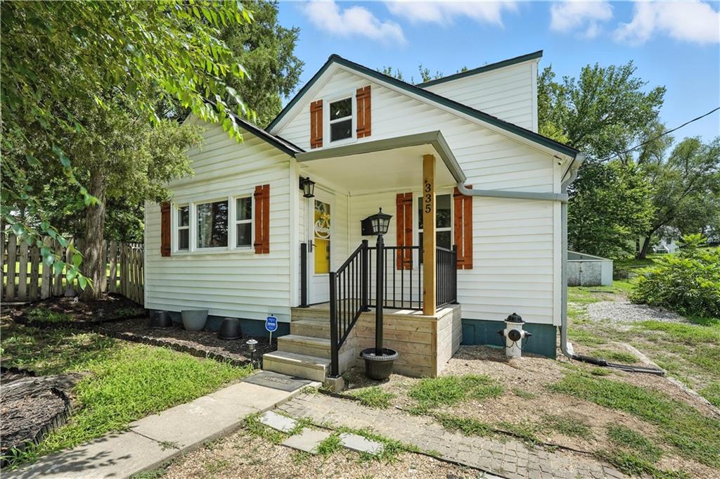 335 N Neconi Avenue Property Photo 1