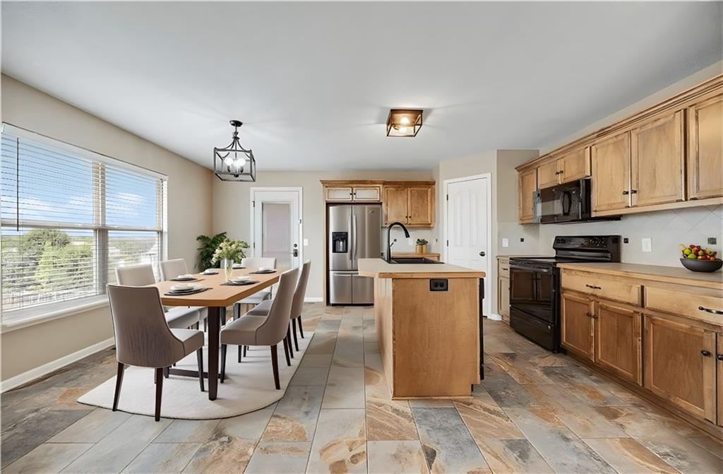 8924 Paw Paw Drive Property Photo 6