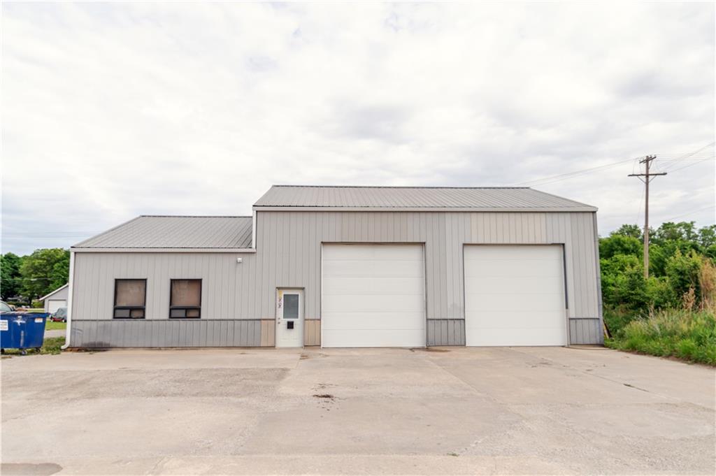 1000 Delaware Street Property Photo