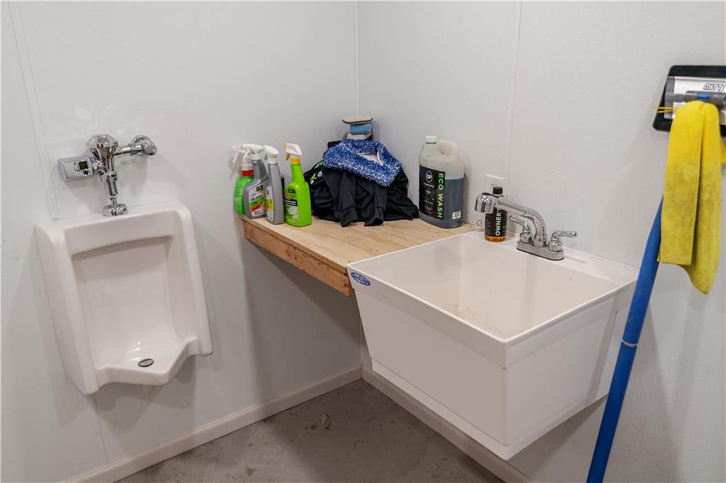 1000 Delaware Street Property Photo 34