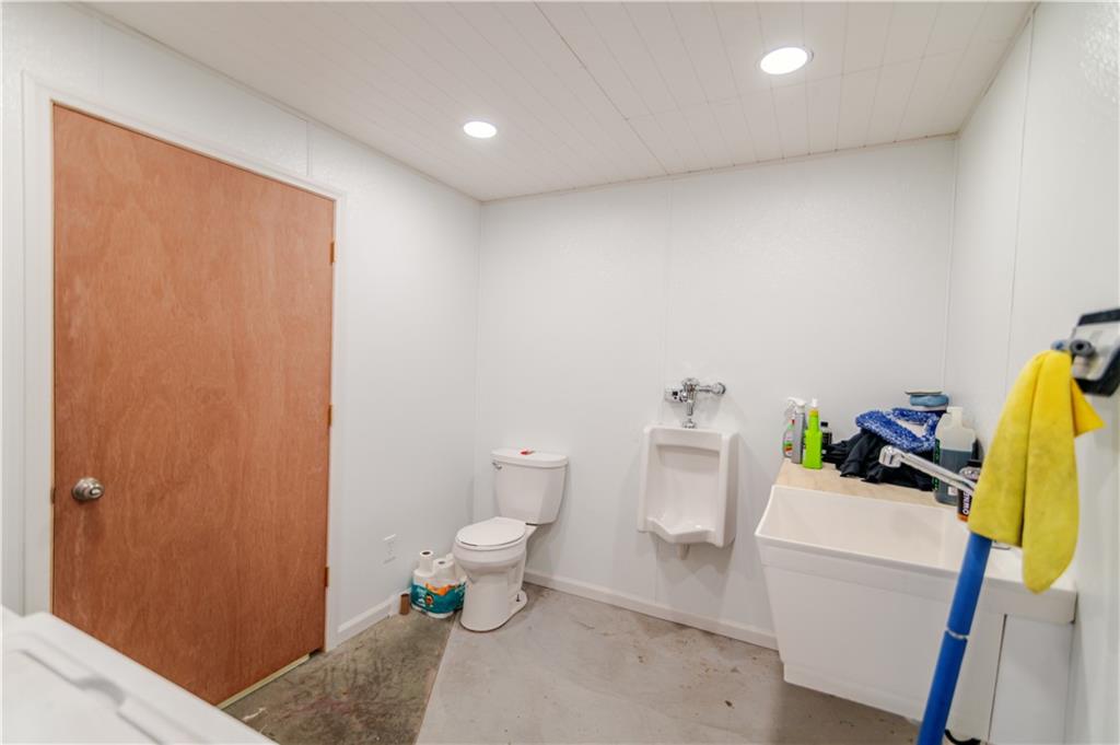 1000 Delaware Street Property Photo 37