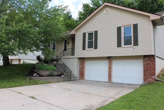 1125 Amesbury Avenue Property Photo 1