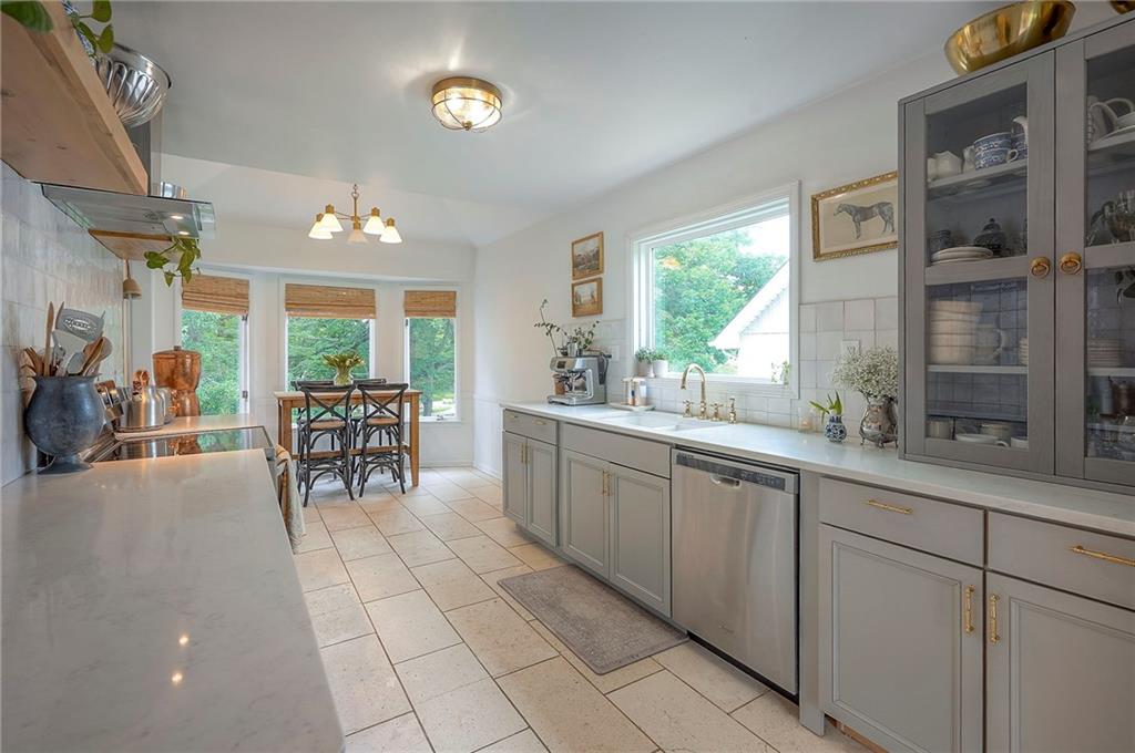 10236 Noland Road Property Photo 6