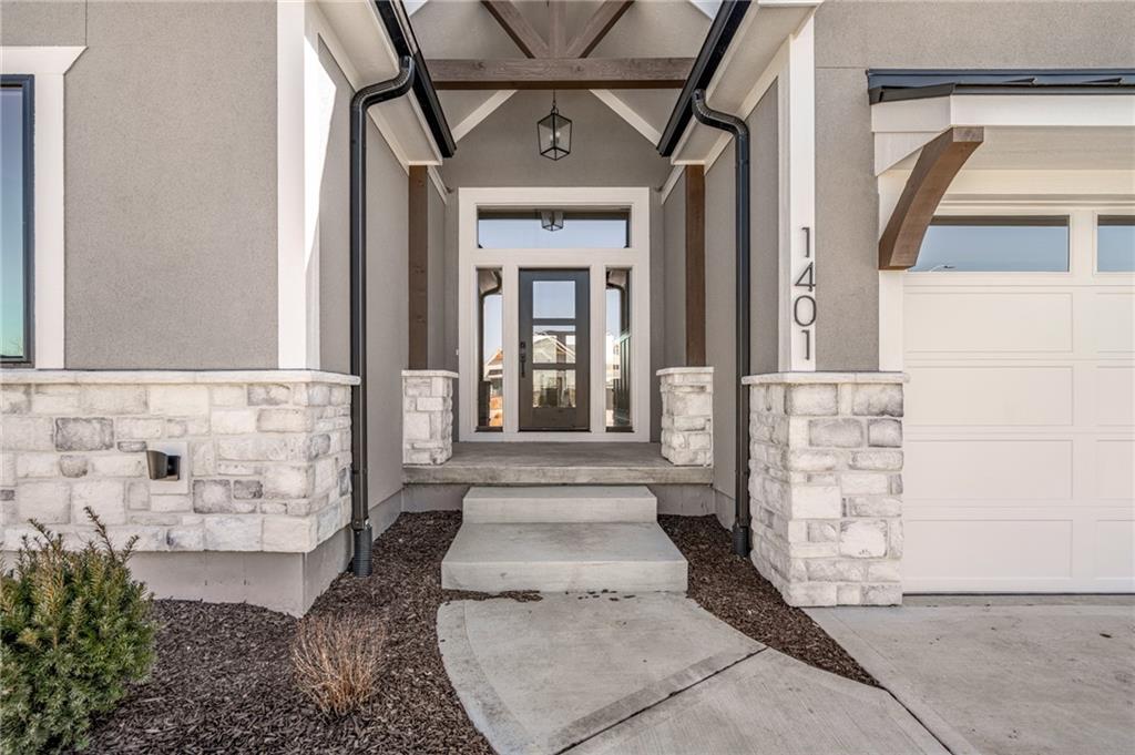 1401 Kintyre Court Property Photo 3