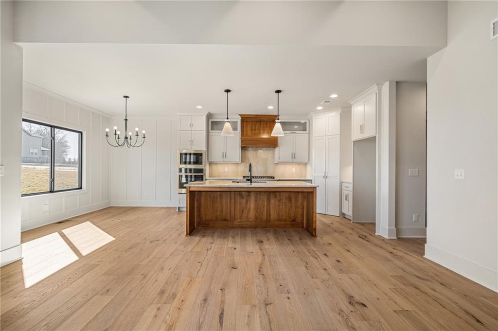 1401 Kintyre Court Property Photo 8