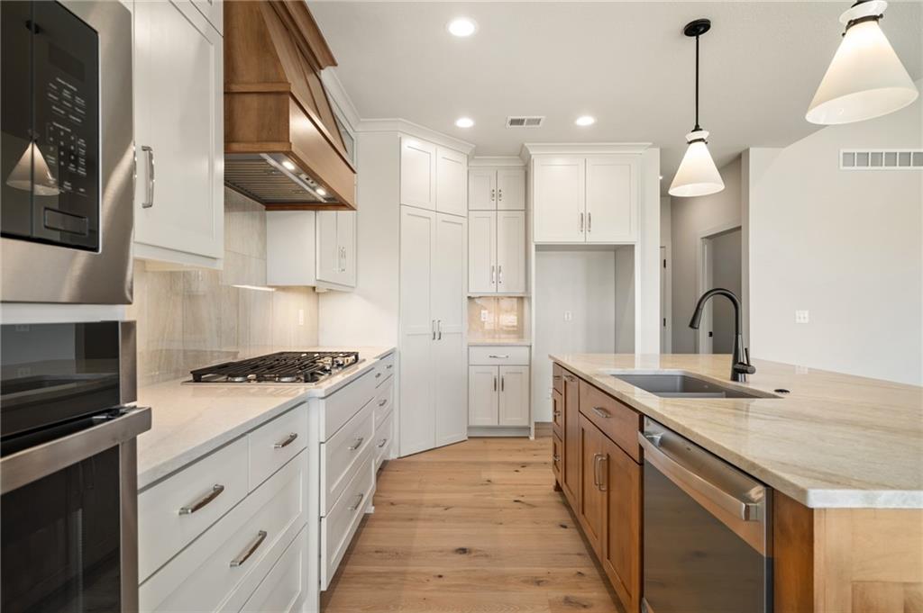 1401 Kintyre Court Property Photo 14