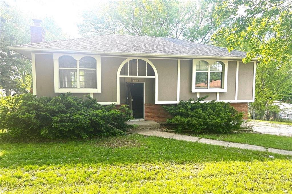 10636 N Grand Avenue Property Photo 1