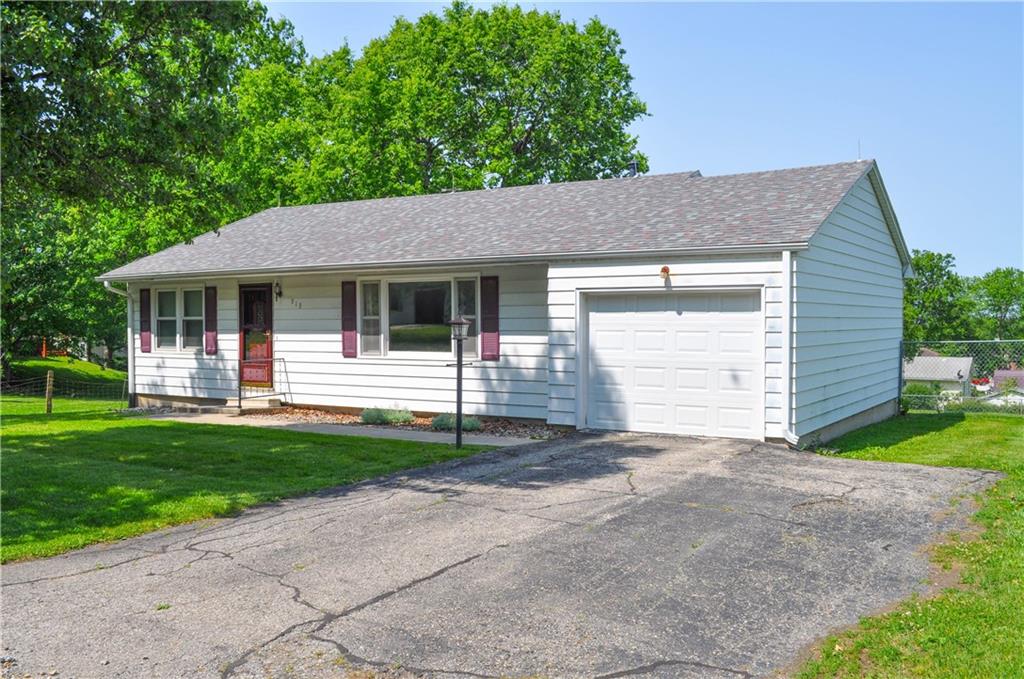 913 N Maple Street Property Photo 1