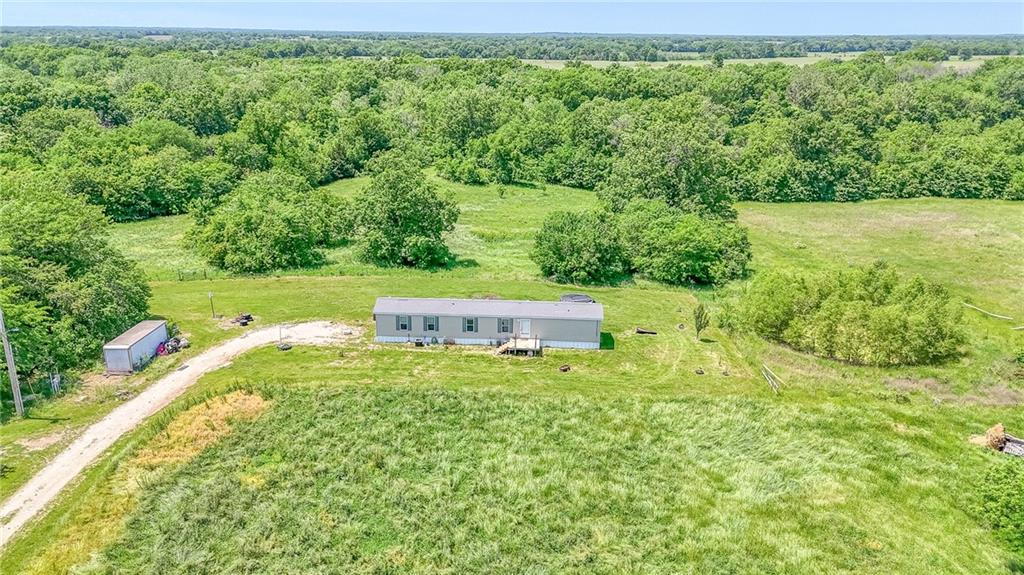 614 Sw T Highway Property Photo 1