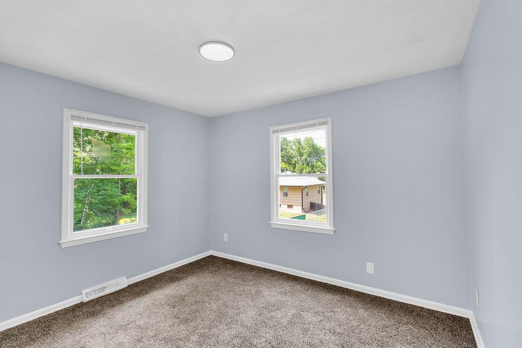 8500 Everett Street Property Photo 22
