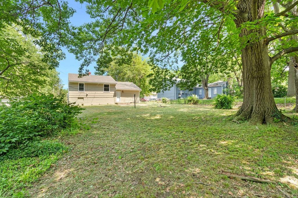 8500 Everett Street Property Photo 34