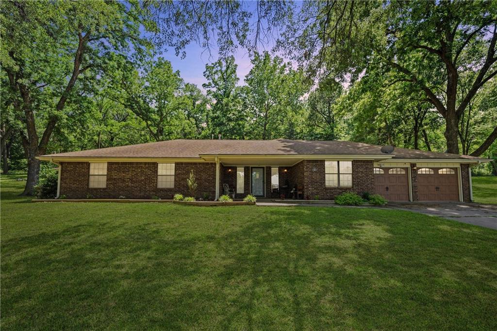 302 Southern Hills Drive Property Photo 1