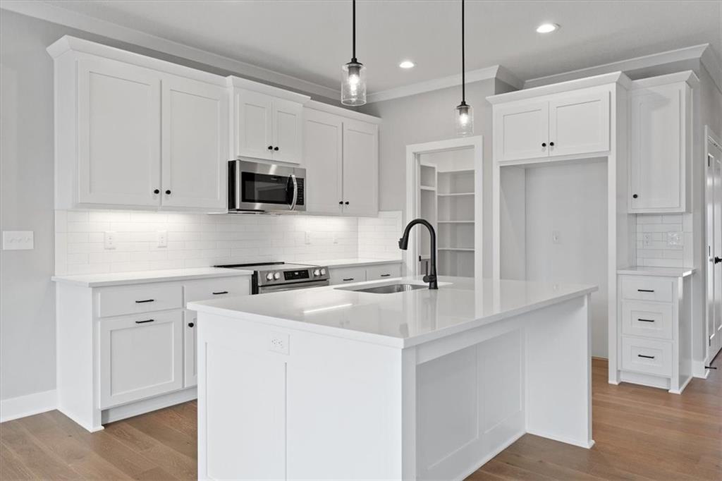 25072 W 94th Terrace Property Photo