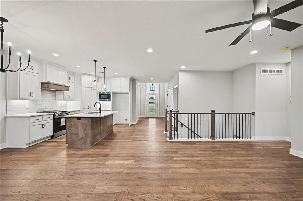 696 Salem Road Property Photo 10