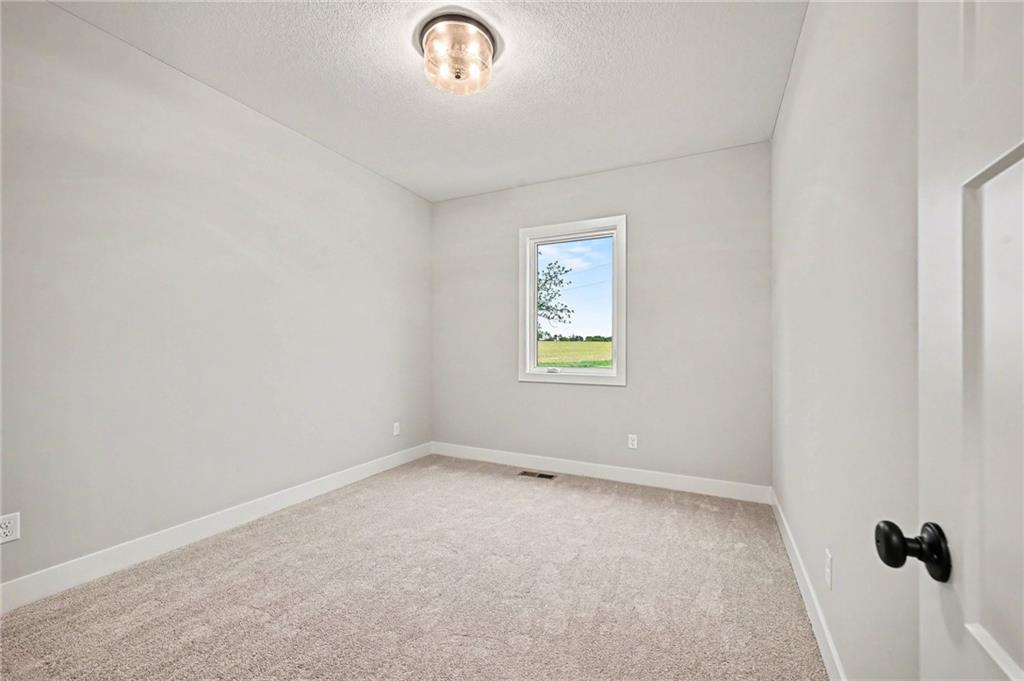 696 Salem Road Property Photo 15