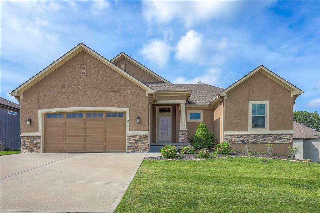 1225 Buckingham Court Property Photo 1