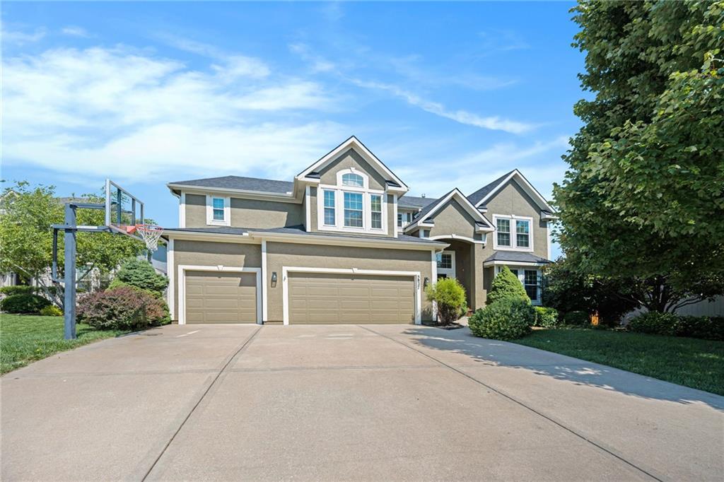 5827 Roundtree Street Property Photo 1