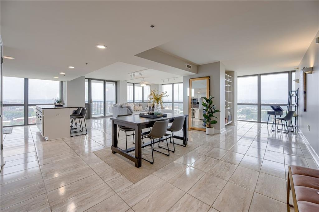 600 E Admiral Boulevard Property Photo 1