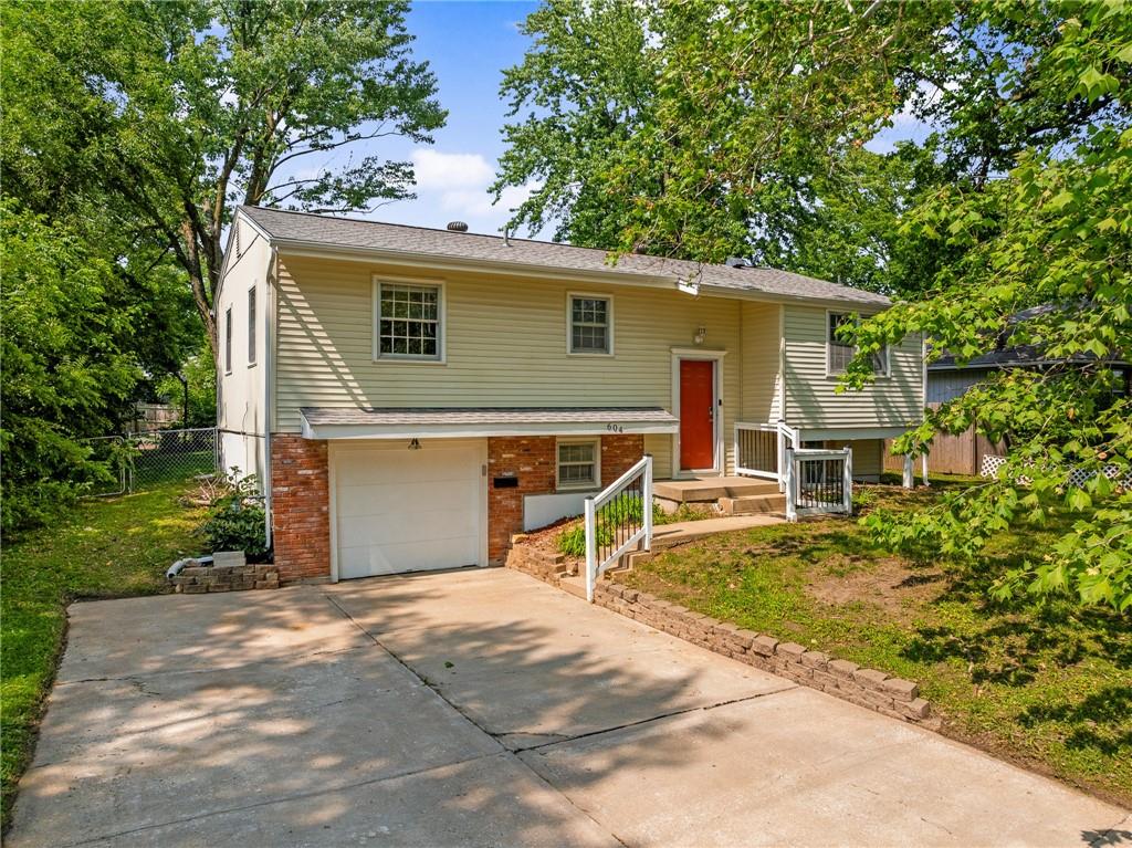 604 Ne Ash Street Property Photo 1