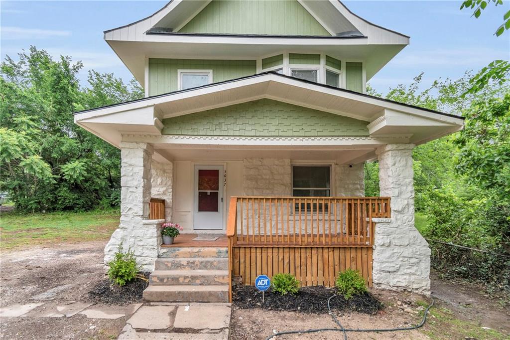 3637 Olive Street Property Photo 1