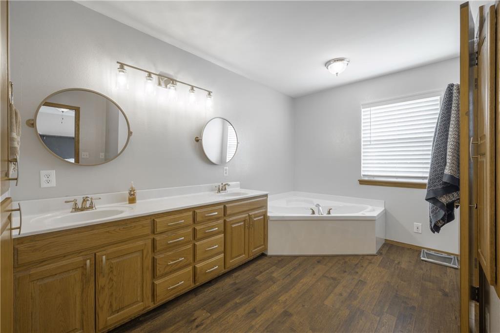 201 S Canary Lane Property Photo 12