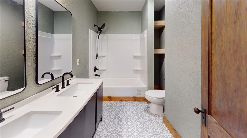 503 E Locust Street Property Photo 11