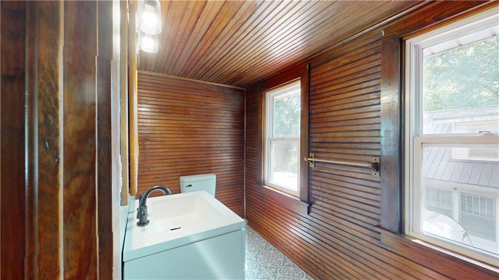 503 E Locust Street Property Photo 14