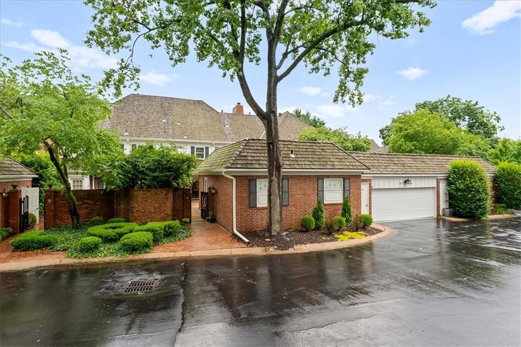 43 Compton Court Property Photo 1