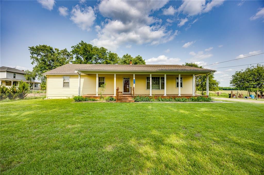 1110 E 1600 Road Property Photo 1